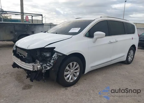 2019 Chrysler Pacifica Touring L из США, поврежденный, VIN 2C4RC1BG8KR626581